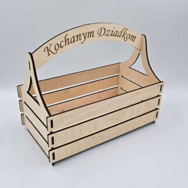 Personalizowany drewniany koszyczek prezentowy