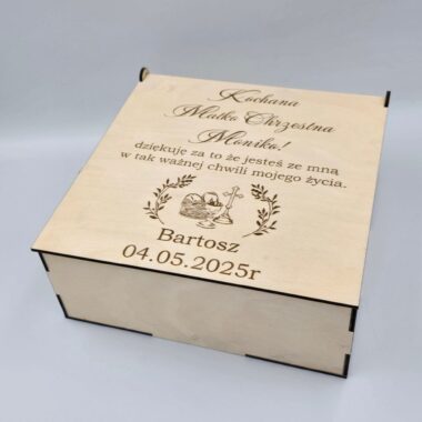 Personalizowane pudełko na Komunię z grawerem