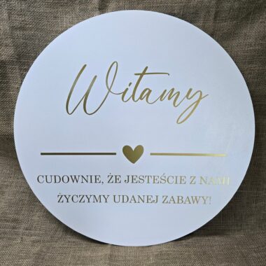 Okrągła tablica powitalna „Witamy” – dekoracja weselna ze złotym napisem 58cm