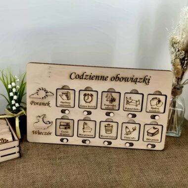 Drewniana tablica „Codzienne obowiązki” z 30 plakietkami – planer dla dzieci